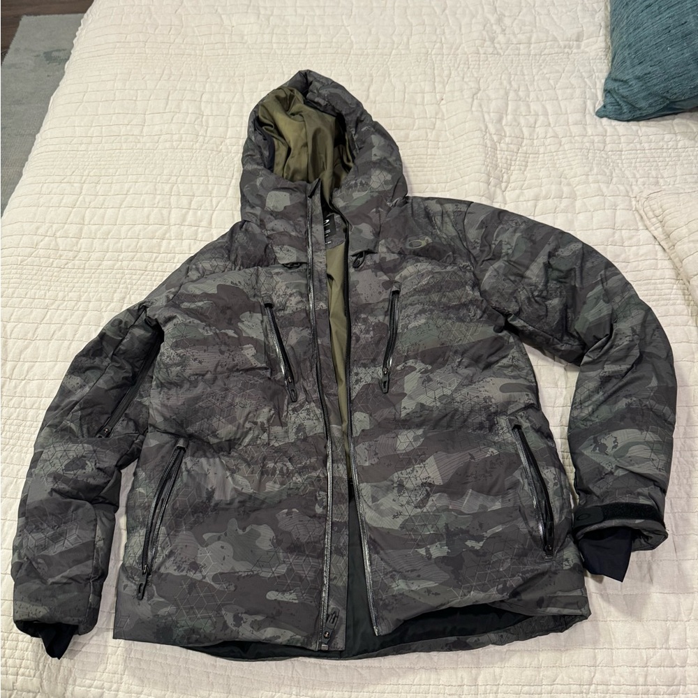 Oakley Men’s Camo Ski Jacket